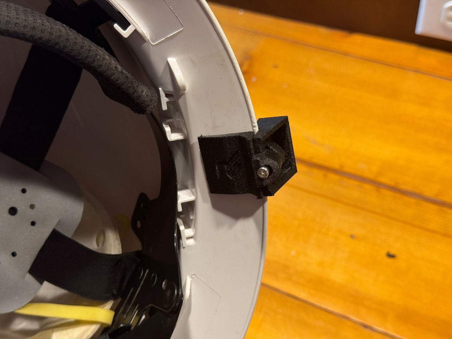 Speaker clip for small DeWALT speaker